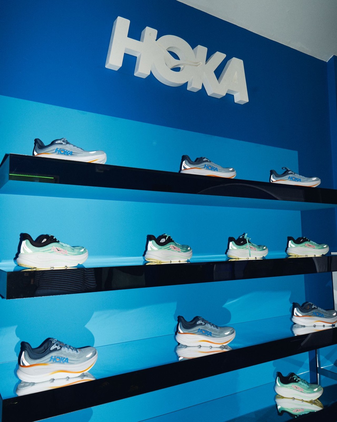 hoka_run_stop_corner_shop_07_1080x1350