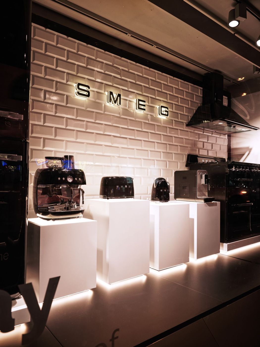 The SMEG Black Friday window